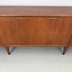 Buffet vintage par McIntosh, design de T. Robertson des années 1960.