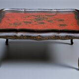 Low table in chinese black and red lacquer from the 19th century with independent tray