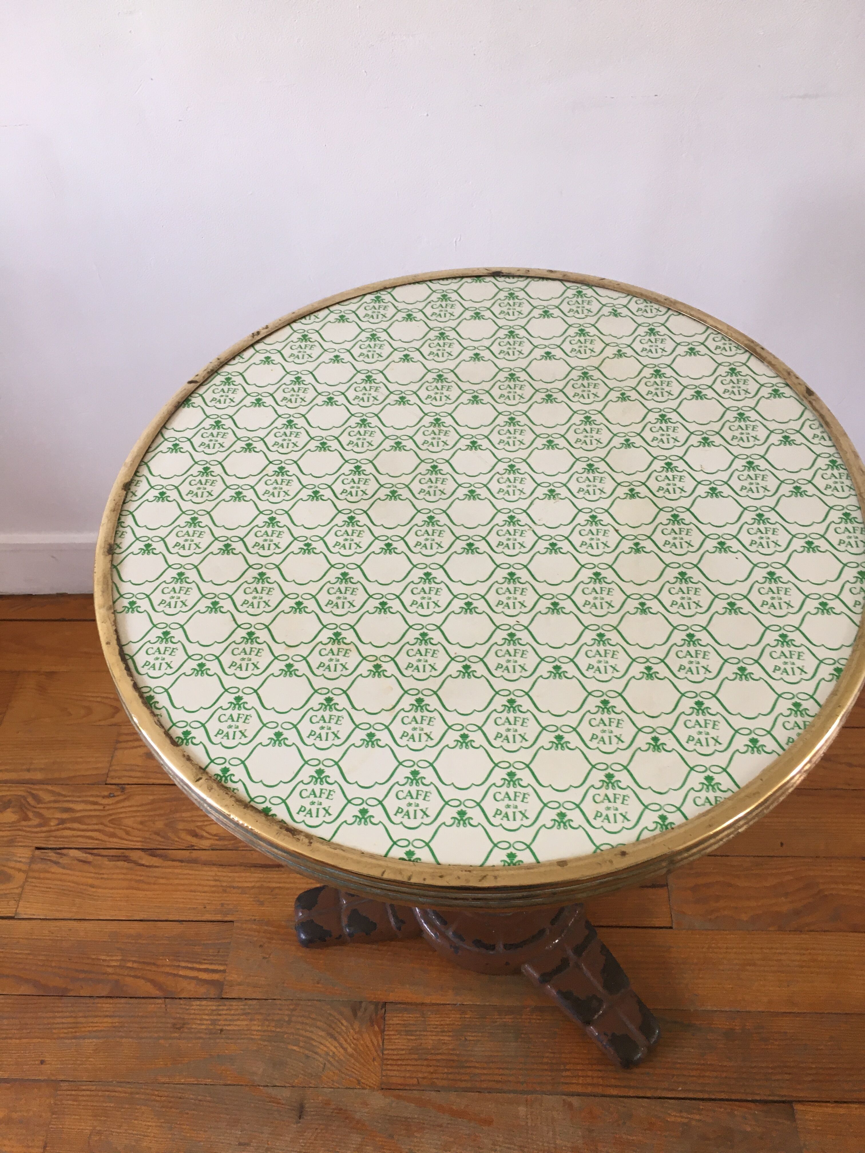 Bistro table Café de la Paix