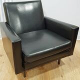 Fauteuil en skaï noir, années 1960