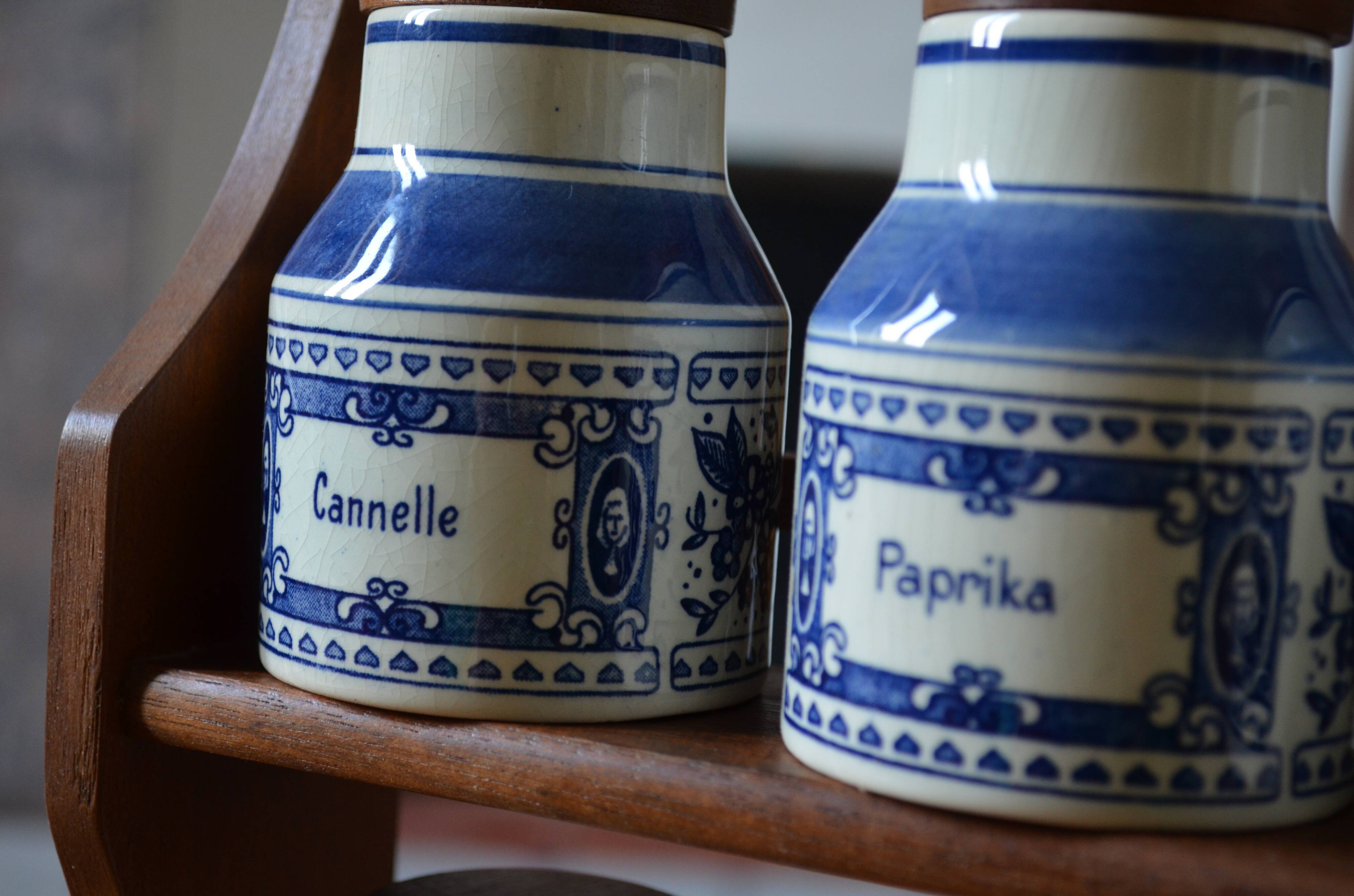 Delft earthenware grocer