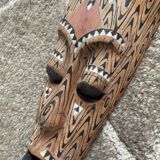 Masque tribal africain décor sculpté à la main en bois