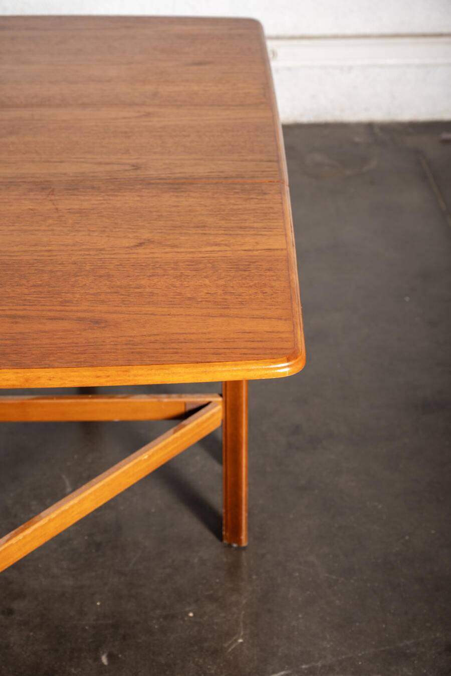 English drop-leaf table