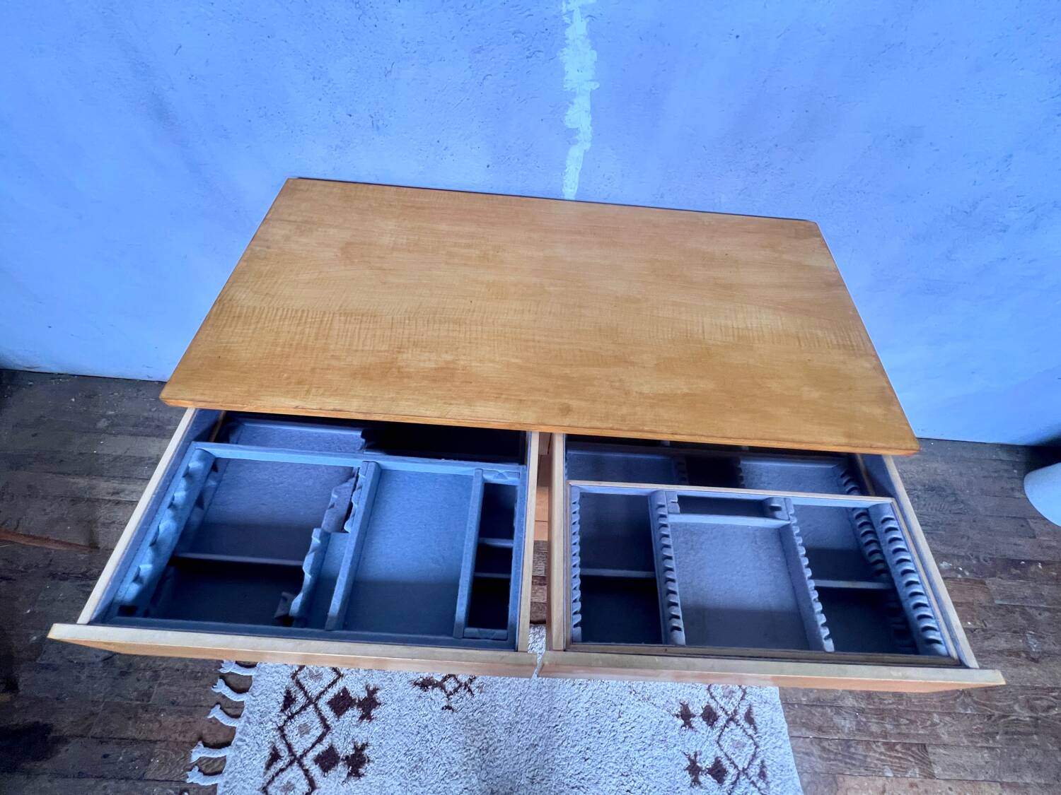 Covered storage unit / vintage silverware with compass feet