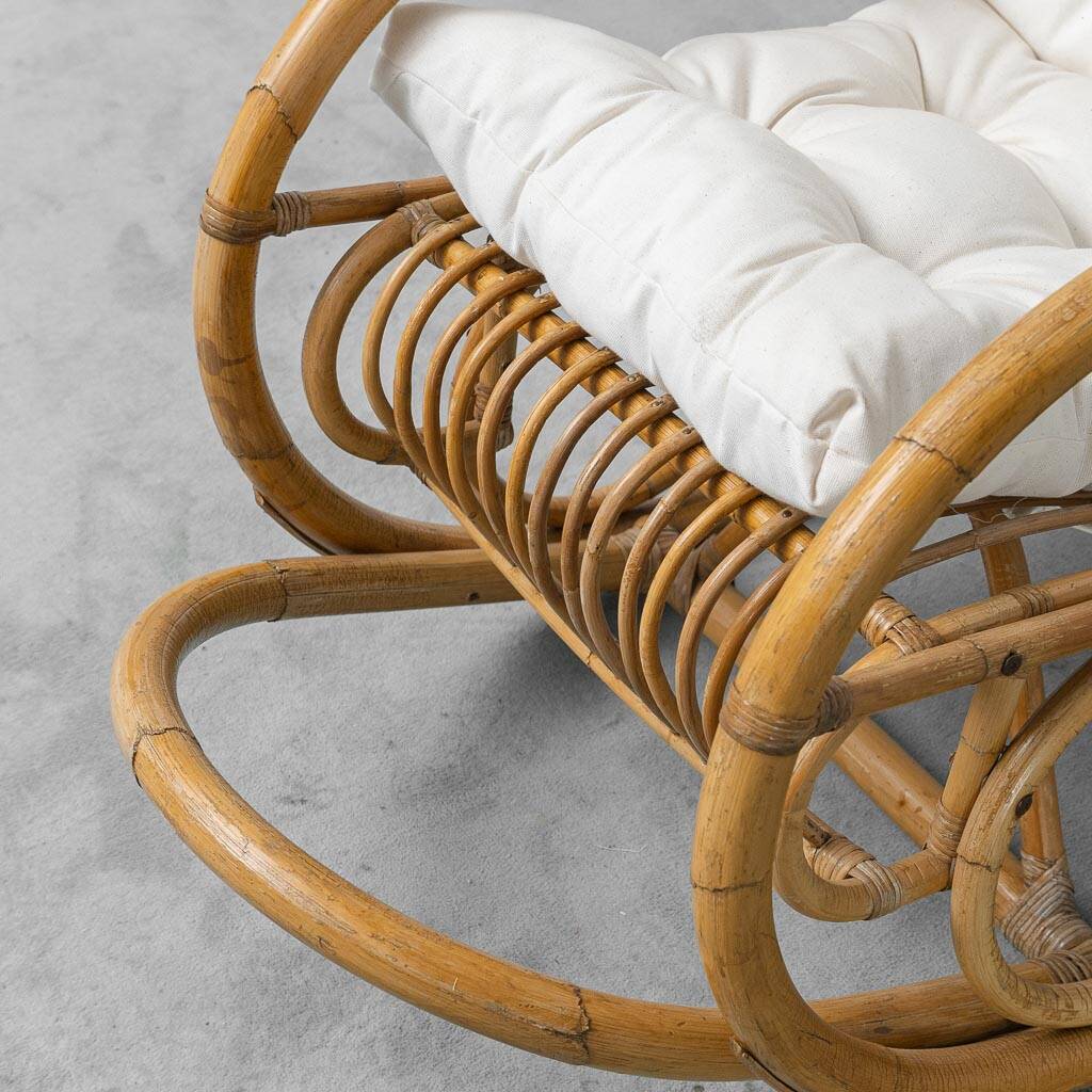 Fauteuil à bascule Van Sliedregt Noordwolde des années 1970 – design vintage en rotin néerlandais