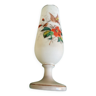 Opaline vase flowers