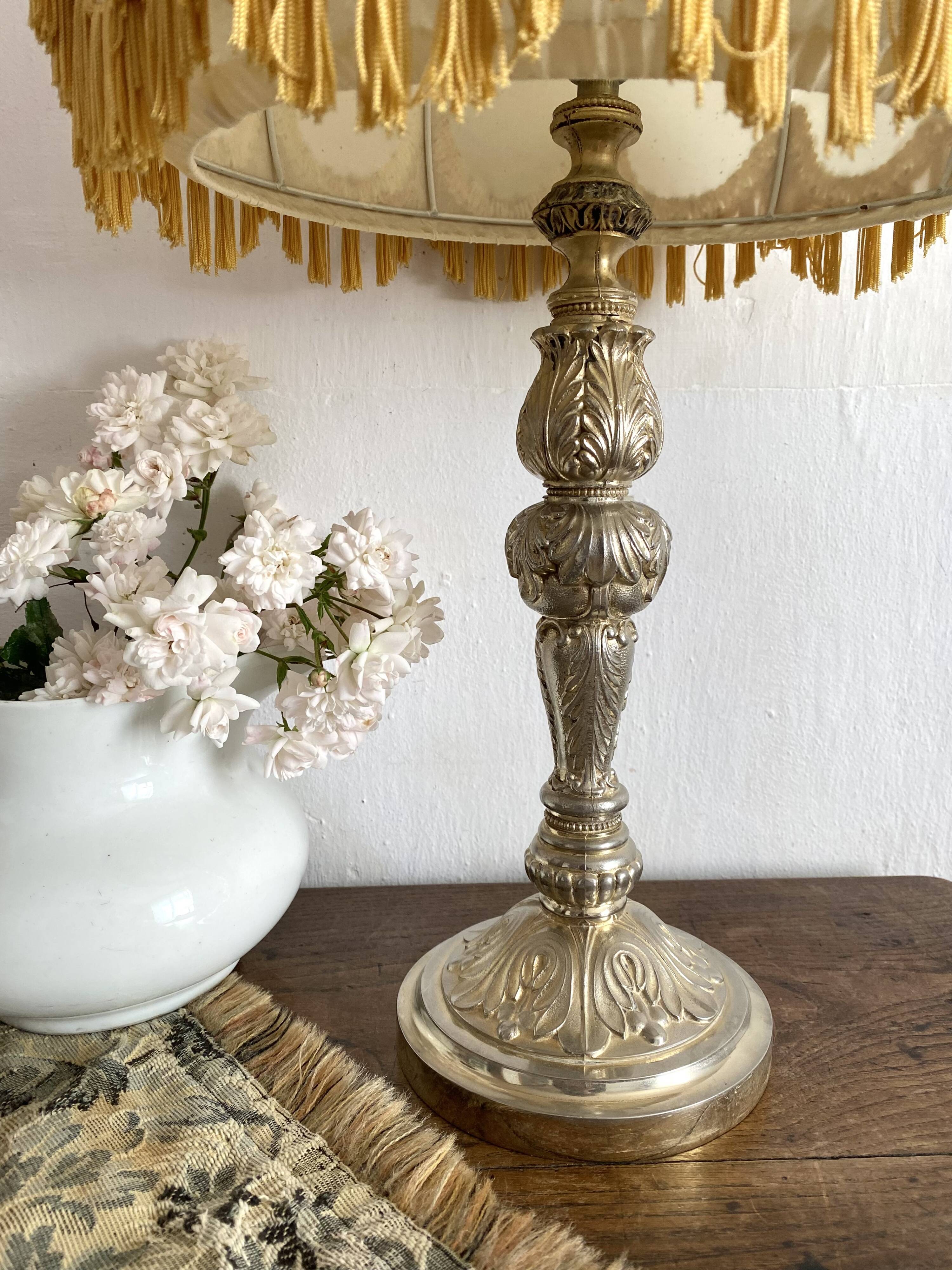 56 cm retro lamp in silver metal with fringed lampshade
