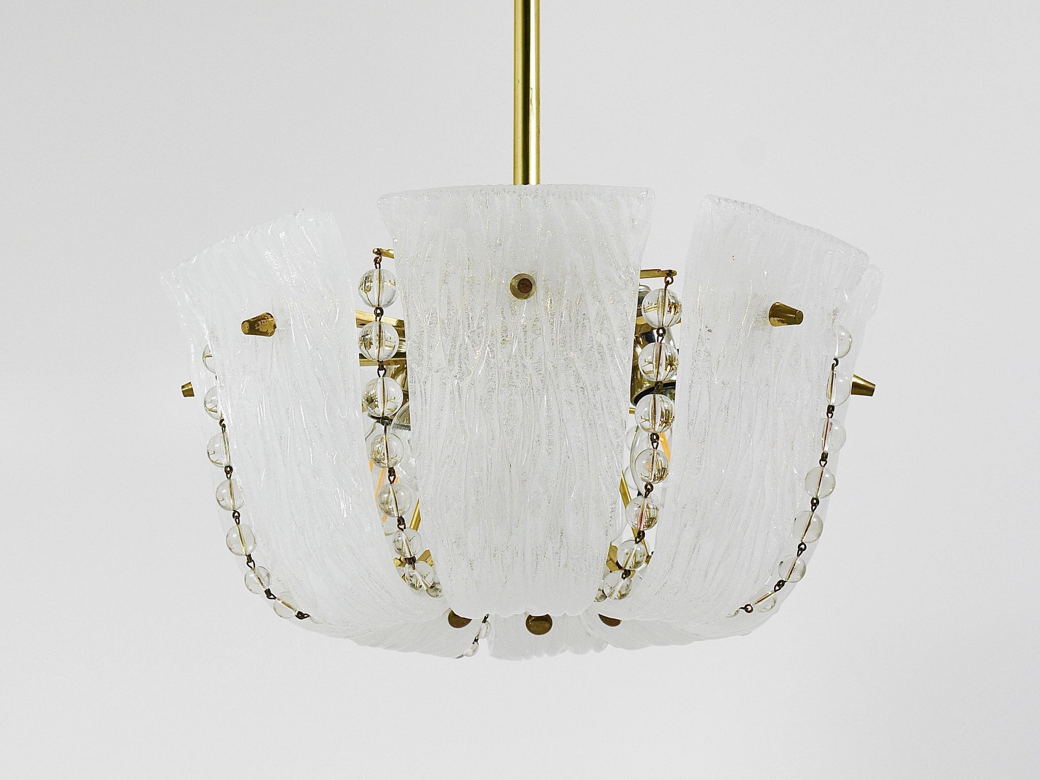 J.T. Kalmar Petite curved suspension basket, brass and glass, Austria, 1950s