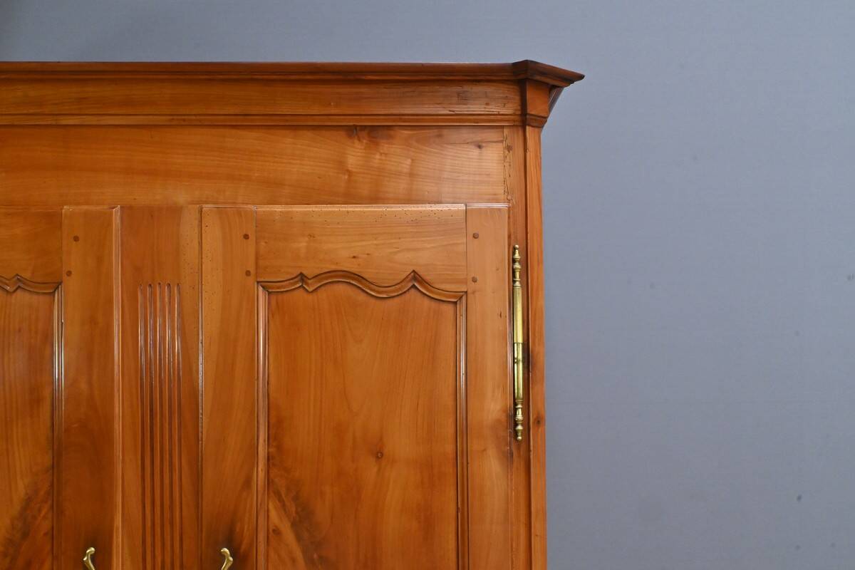 Cherrywood armoire, Louis XV style – Mid-19th century