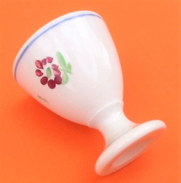 Duo de coquetiers  Porcelaine blanche à décor floral