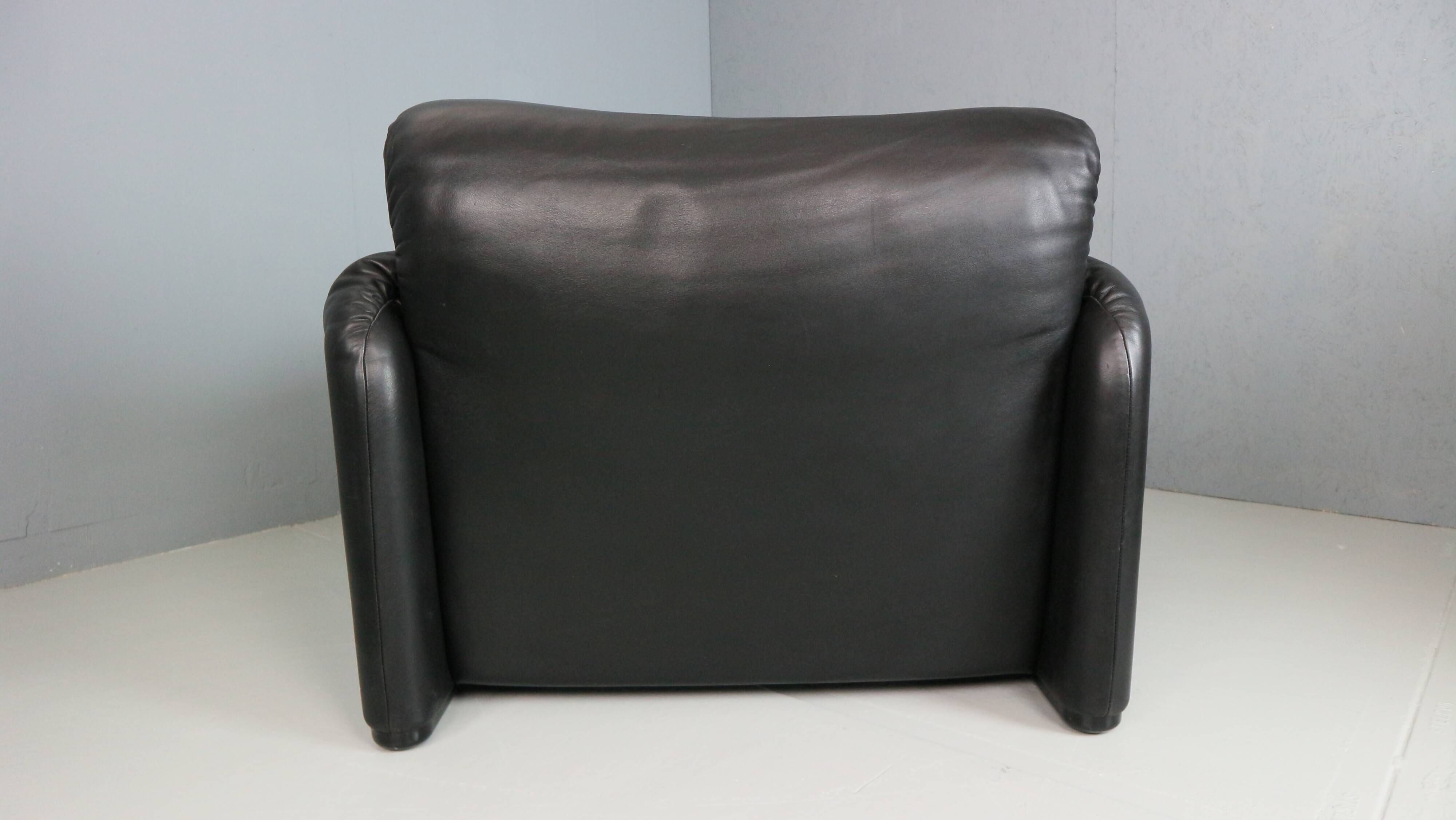 Vico Magistretti Maralunga Black Leather Lounge Chair for Cassina, 1980s