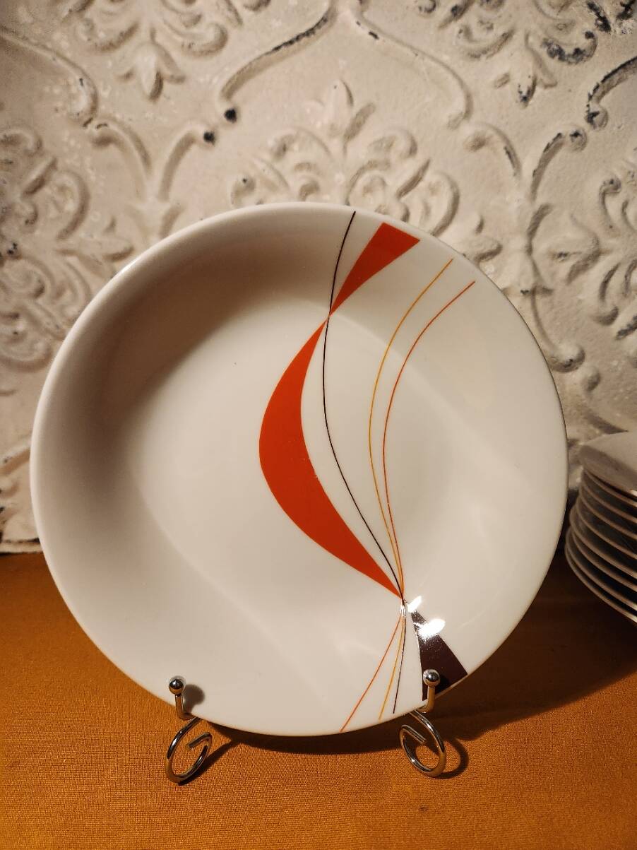 10 deep plates for velvety soups or salads, design 70 Winterling