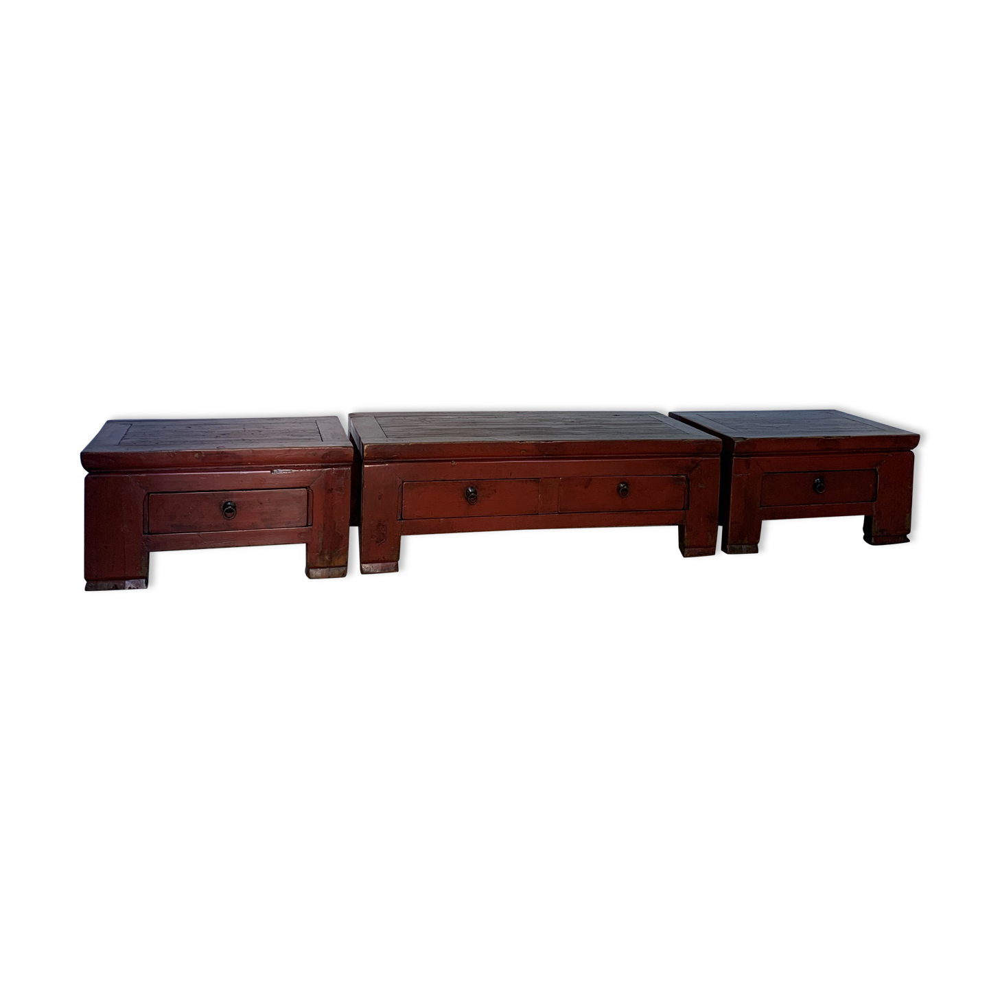 Lot de trois tables basses chinoises