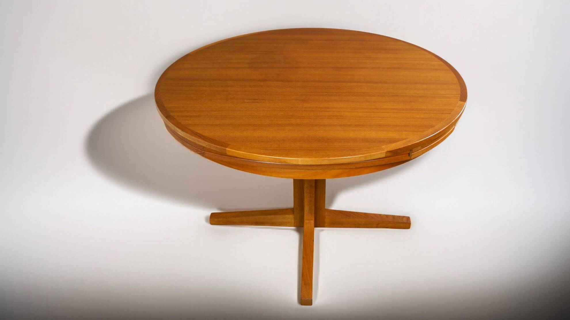 Table de Repas Danoise Flip-Flap Édition Dyrlund Modèle « Lotus » en Teck 1