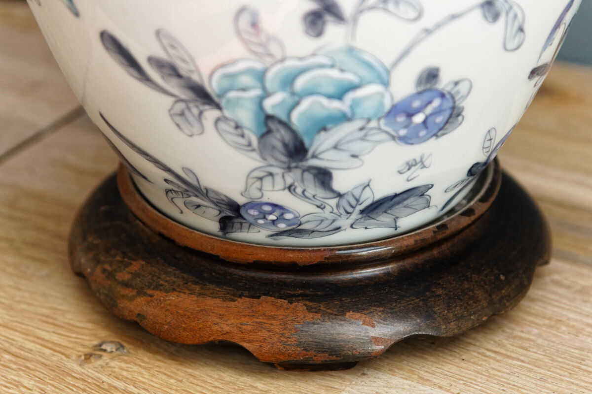 Porcelain lamp foot