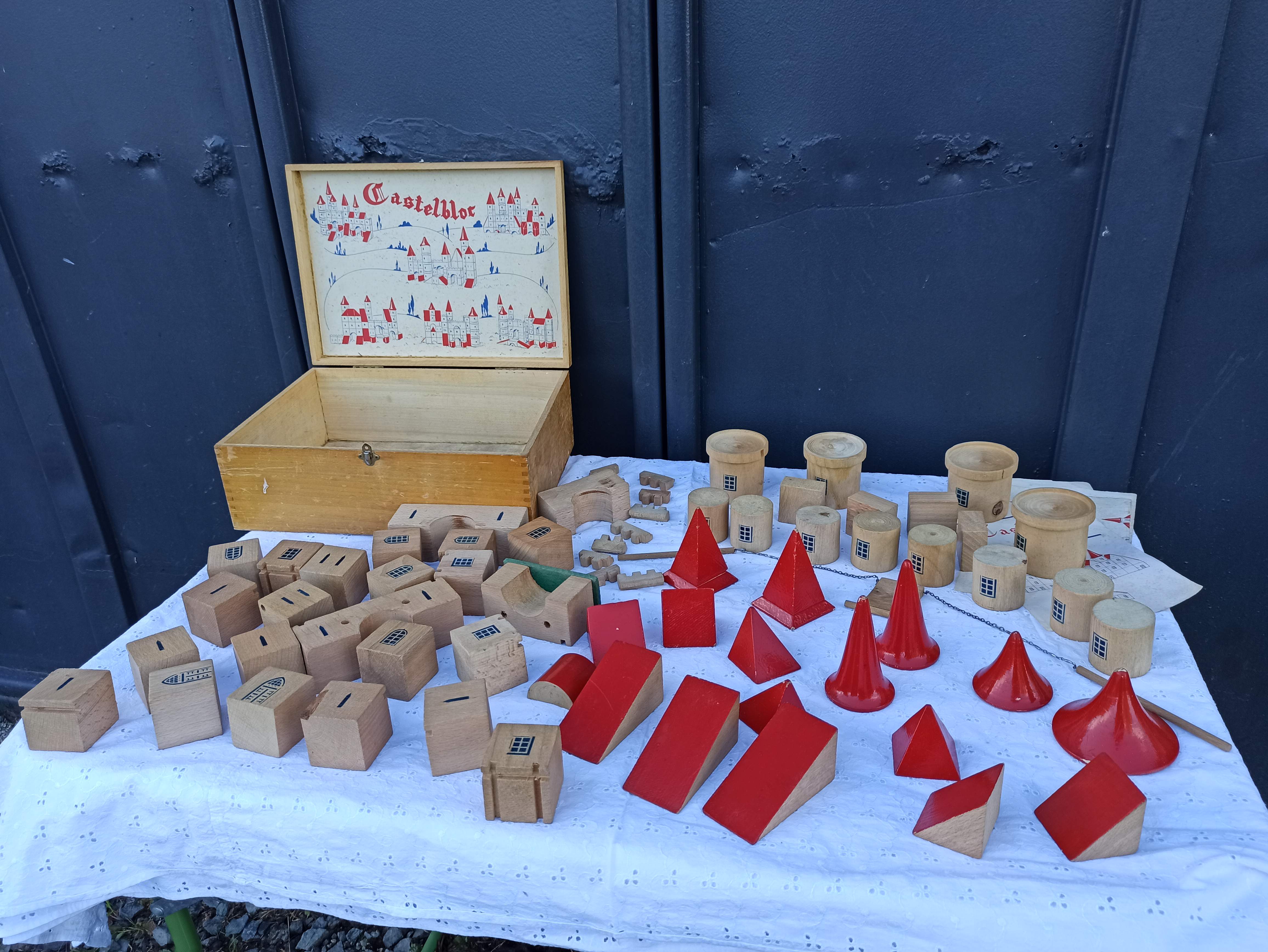 Wooden castle cube construction