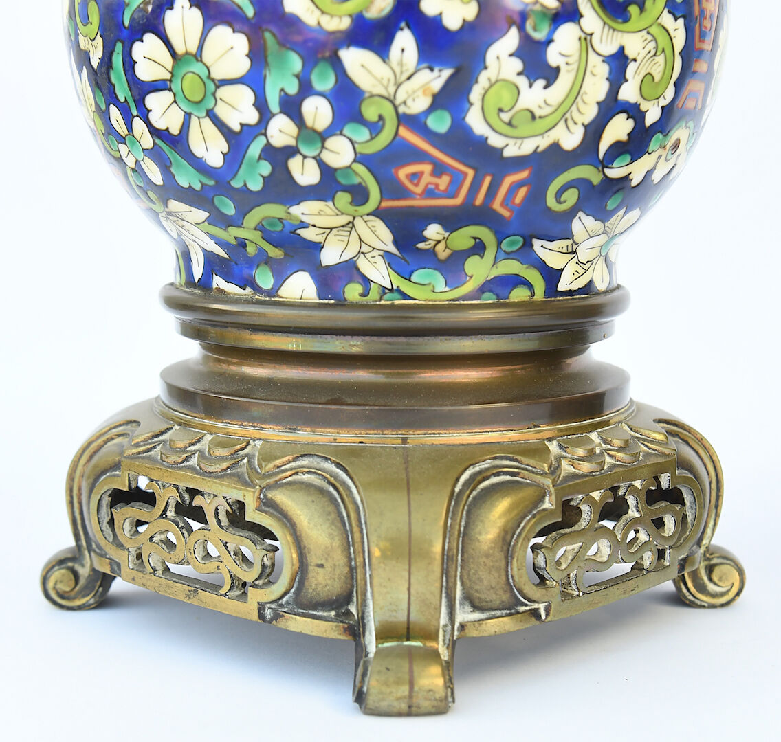 Pair of earthenware lamp legs in the taste of China