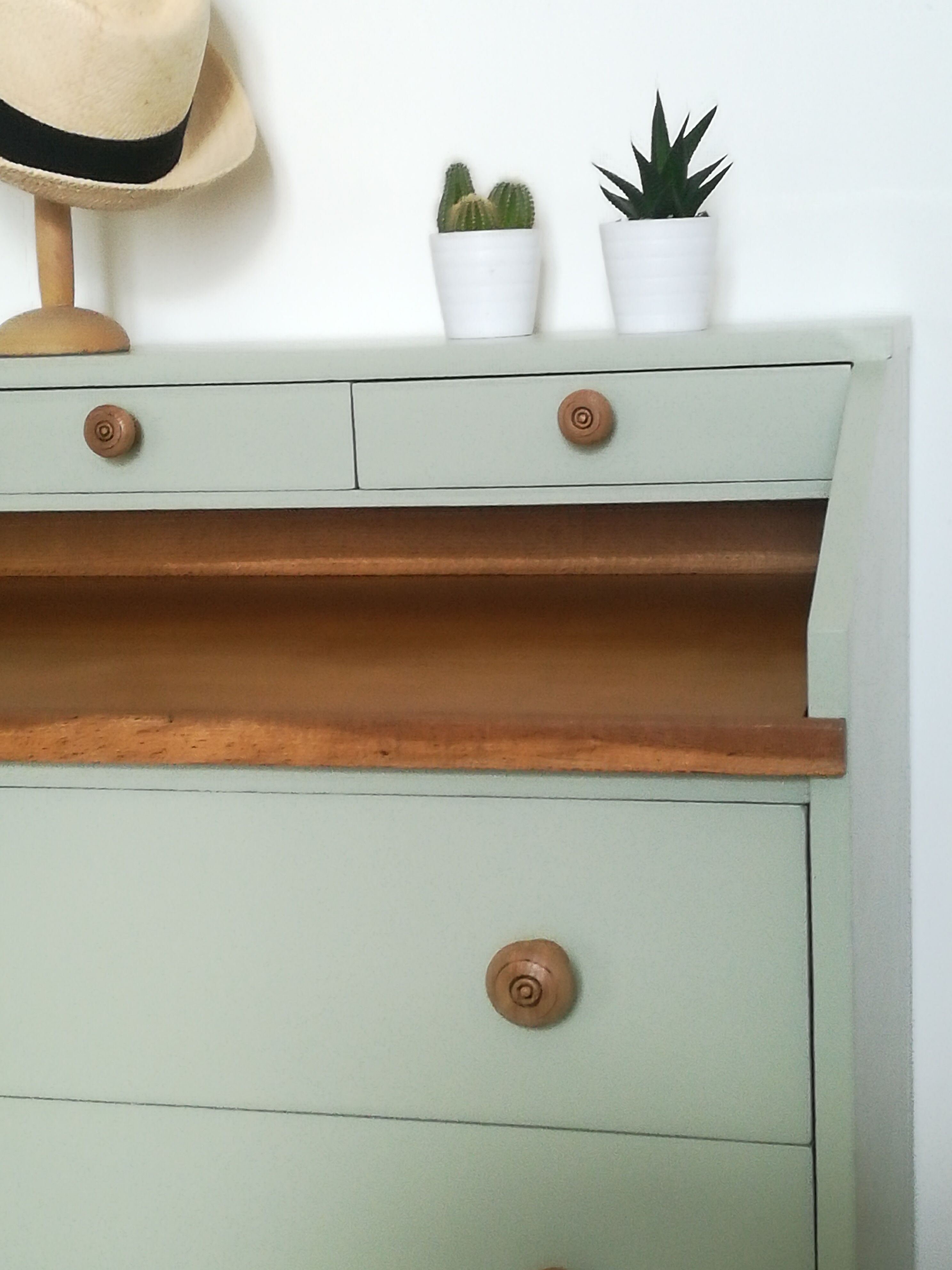 Vintage chest of drawers, extra desk