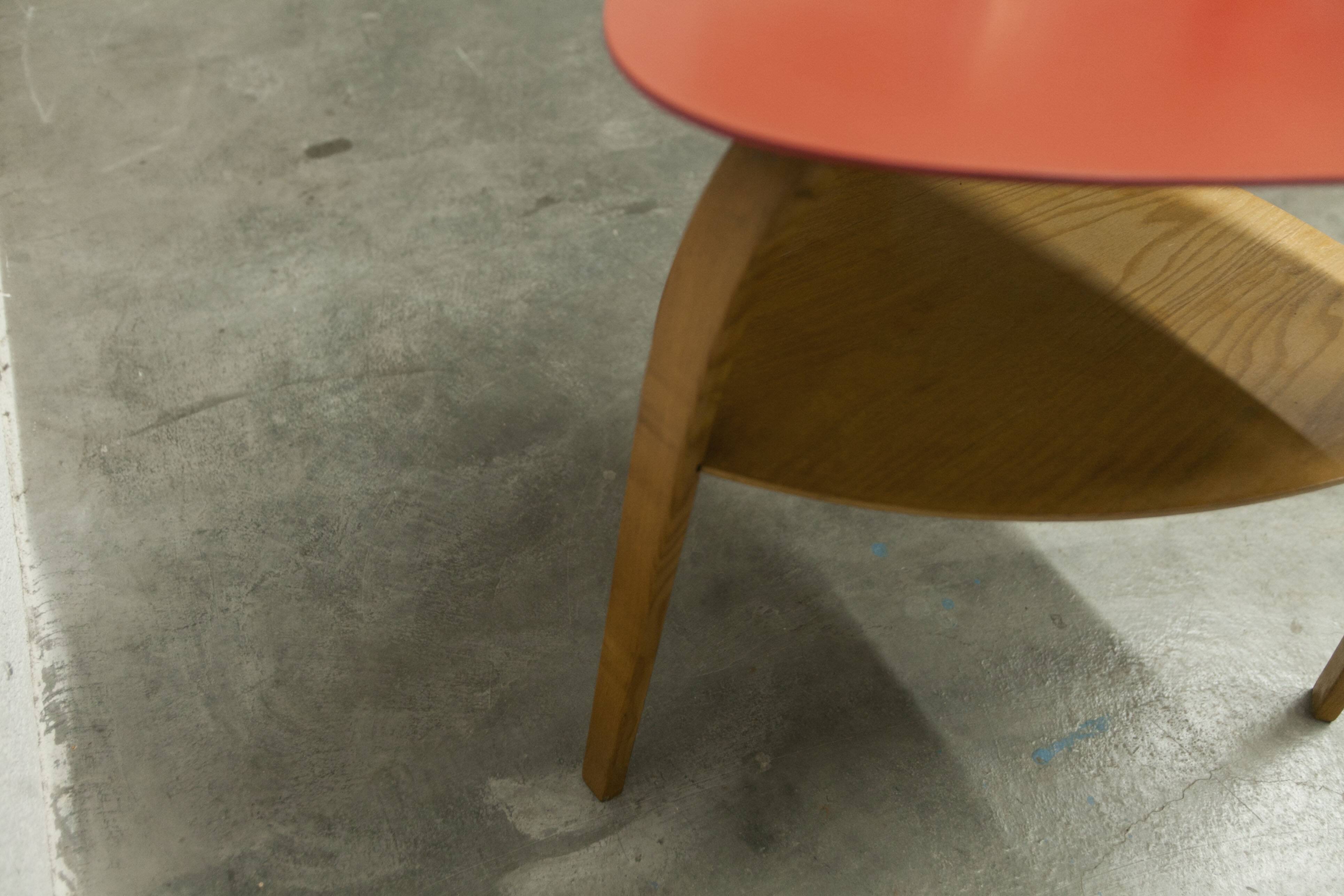 Baumann "bowwood" tripod coffee table designed by Hugues Steiner 1960