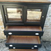 Meuble de métier a tiroirs et portes coulissante