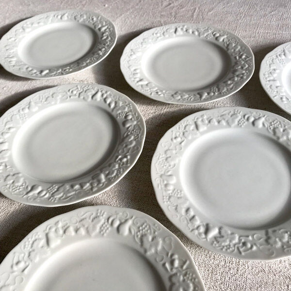 Série de 6 assiettes à dessert en porcelaine de Limoges