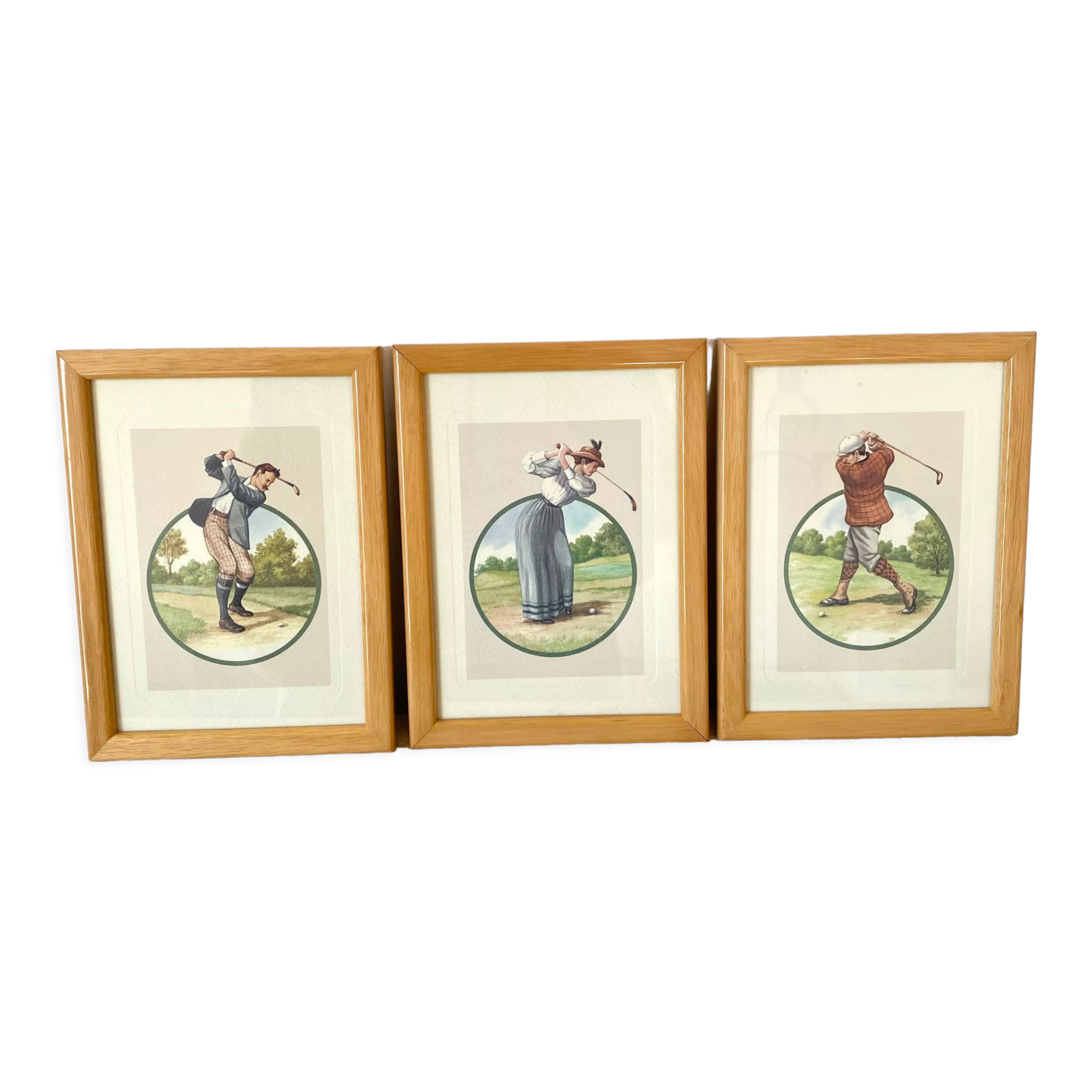 Frames 80s with golfers