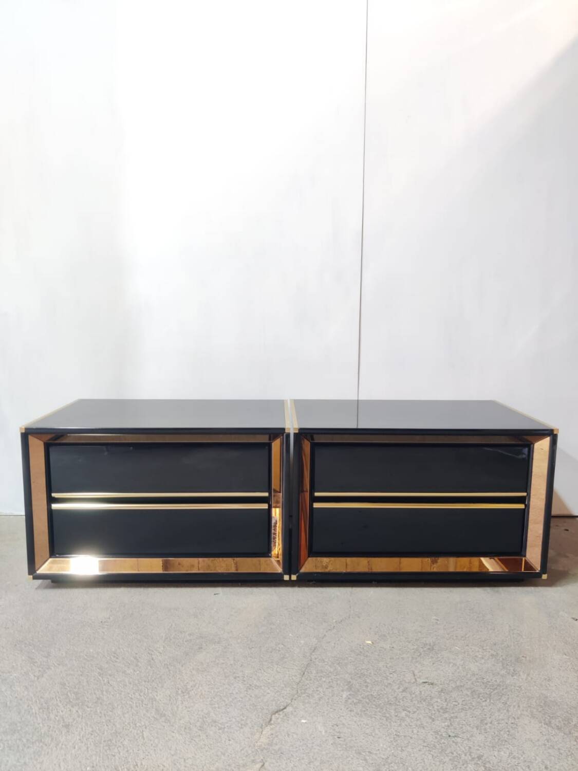 Pair of Italian nightstands, 1970/1980