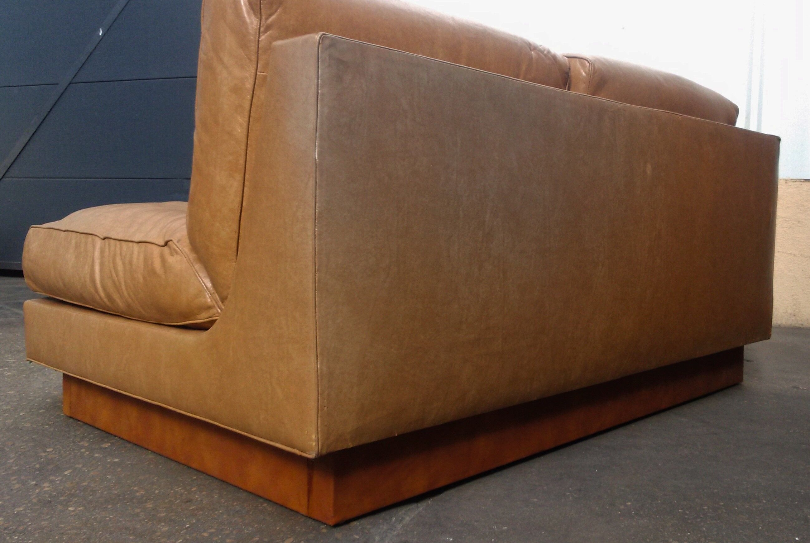 Sofa low two places type fireside