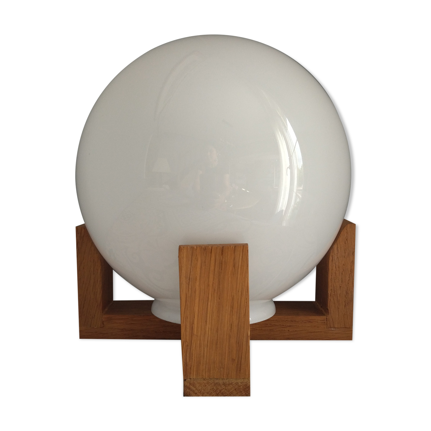 Table lamp in opaline and vintage wood