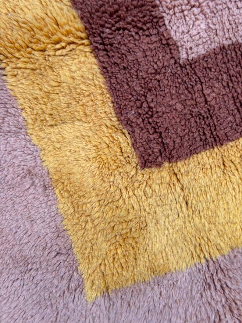 Traditional handmade Moroccan wool rug 250cmx150cm