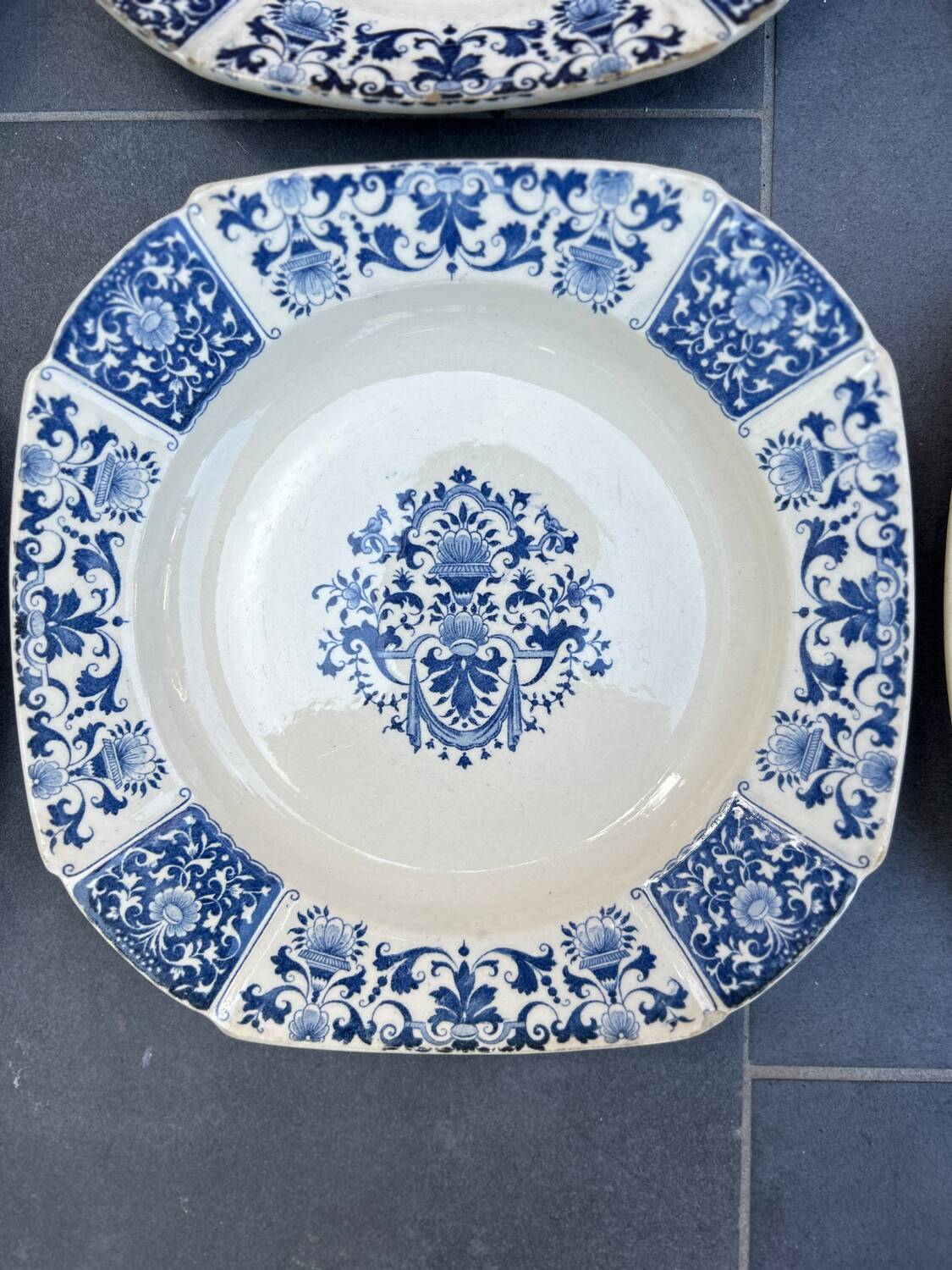 6 Terre de Fer Gien Ibis plates