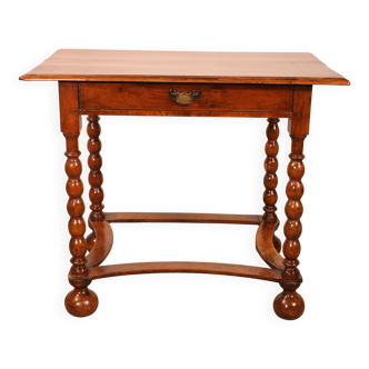 Small Writing Table / Side Table in Walnut - 17th Century