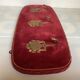 Porte manteau baroque velours grenat bordeaux