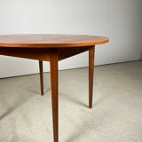 Table ronde en teck 1960
