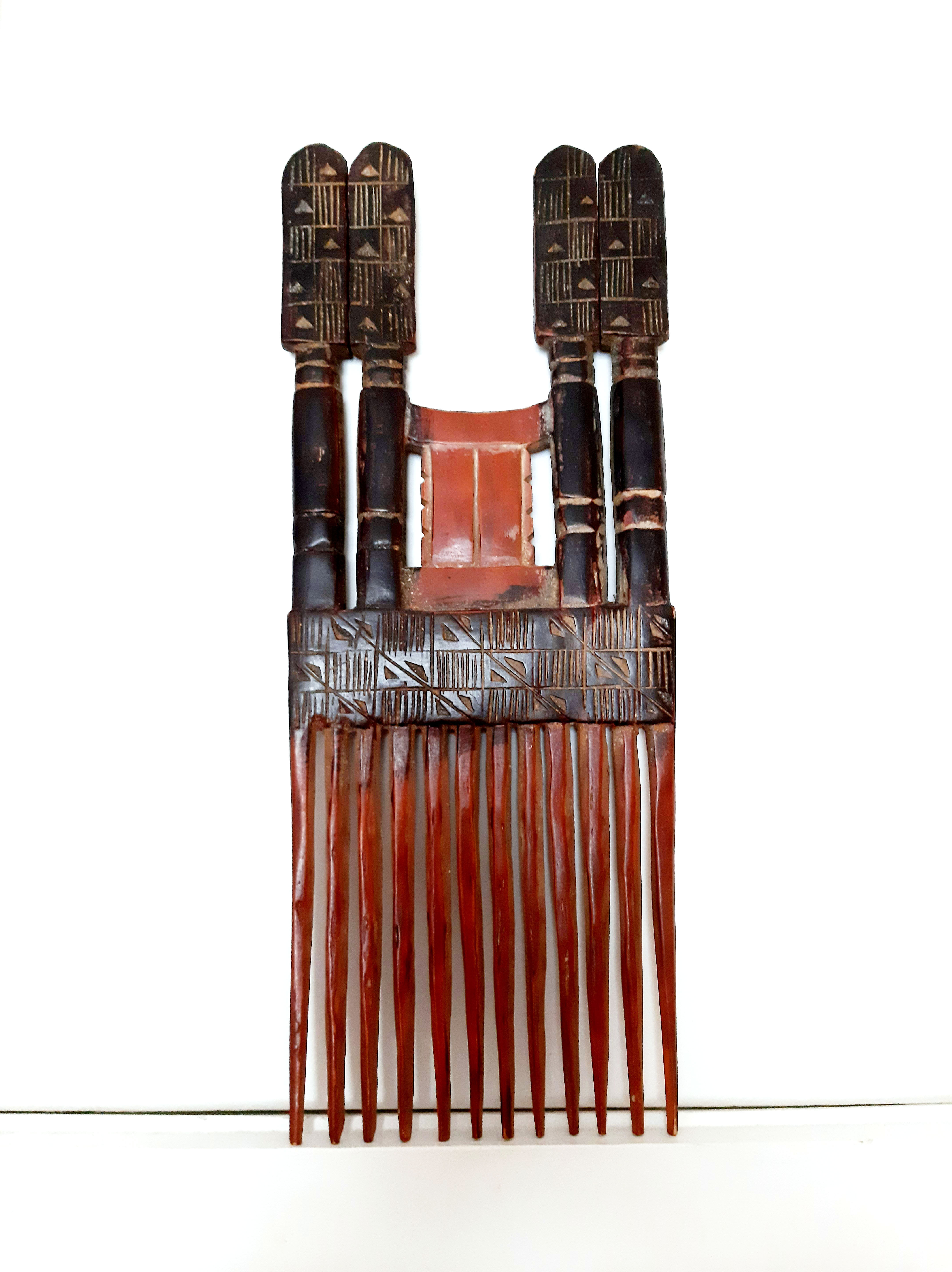 Peigne de décoration en bois massif du Ghana