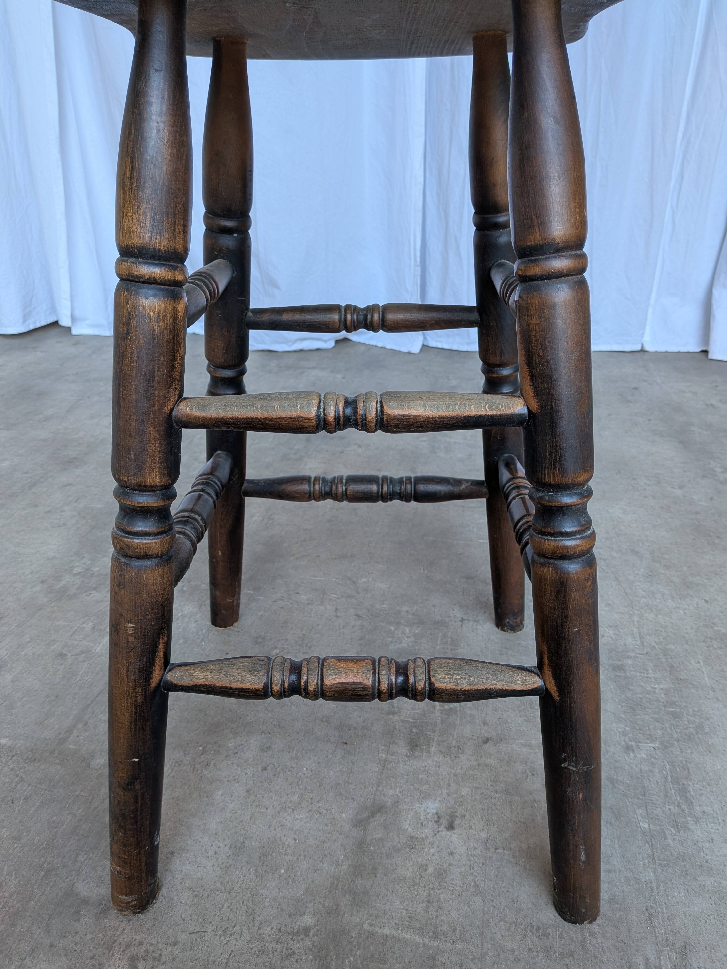 Chaise de bar en bois sculpté vintage : tabouret haut de ferme des années 1970