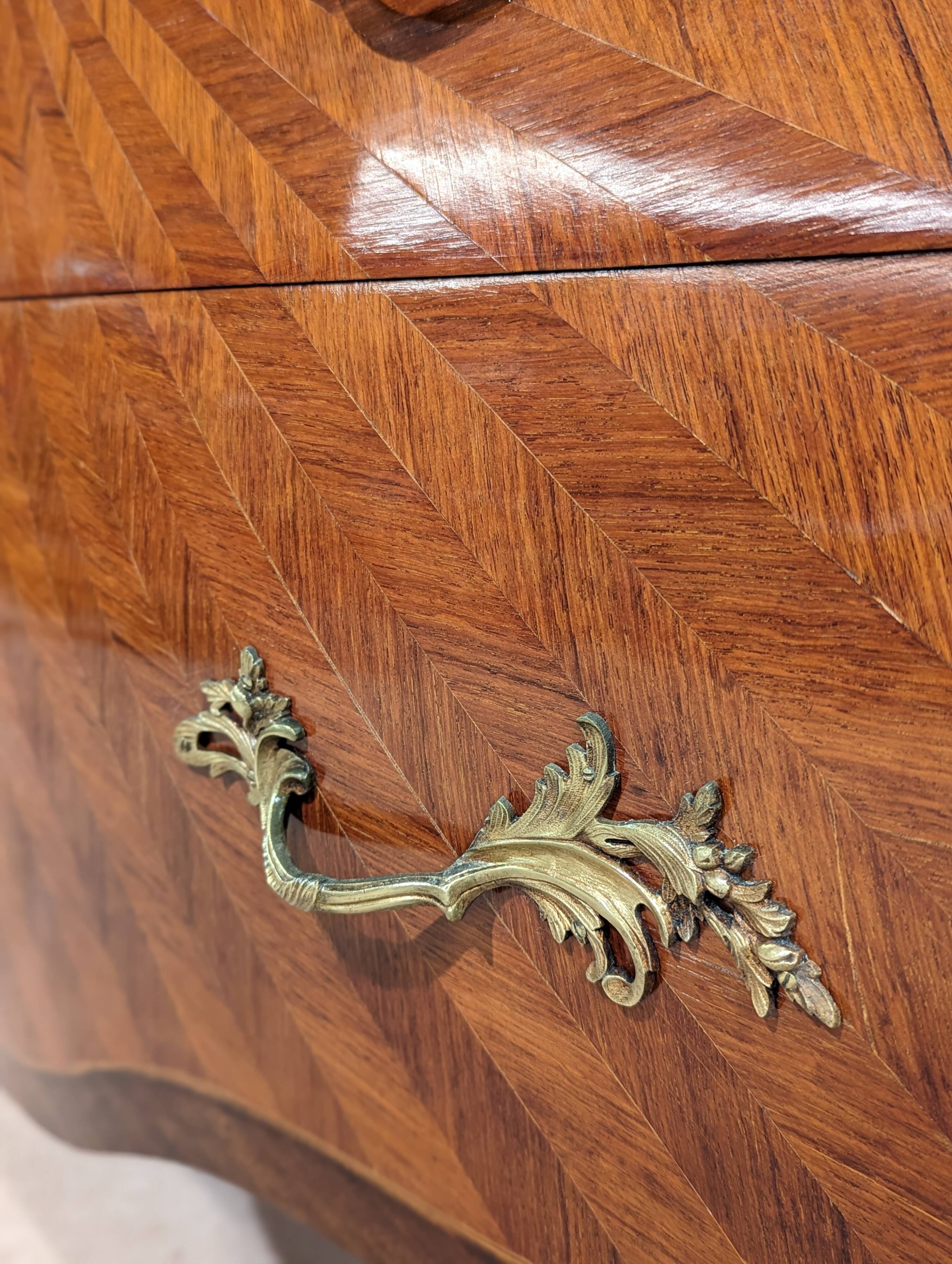 Louis XV chest of drawers stamped F.Daide