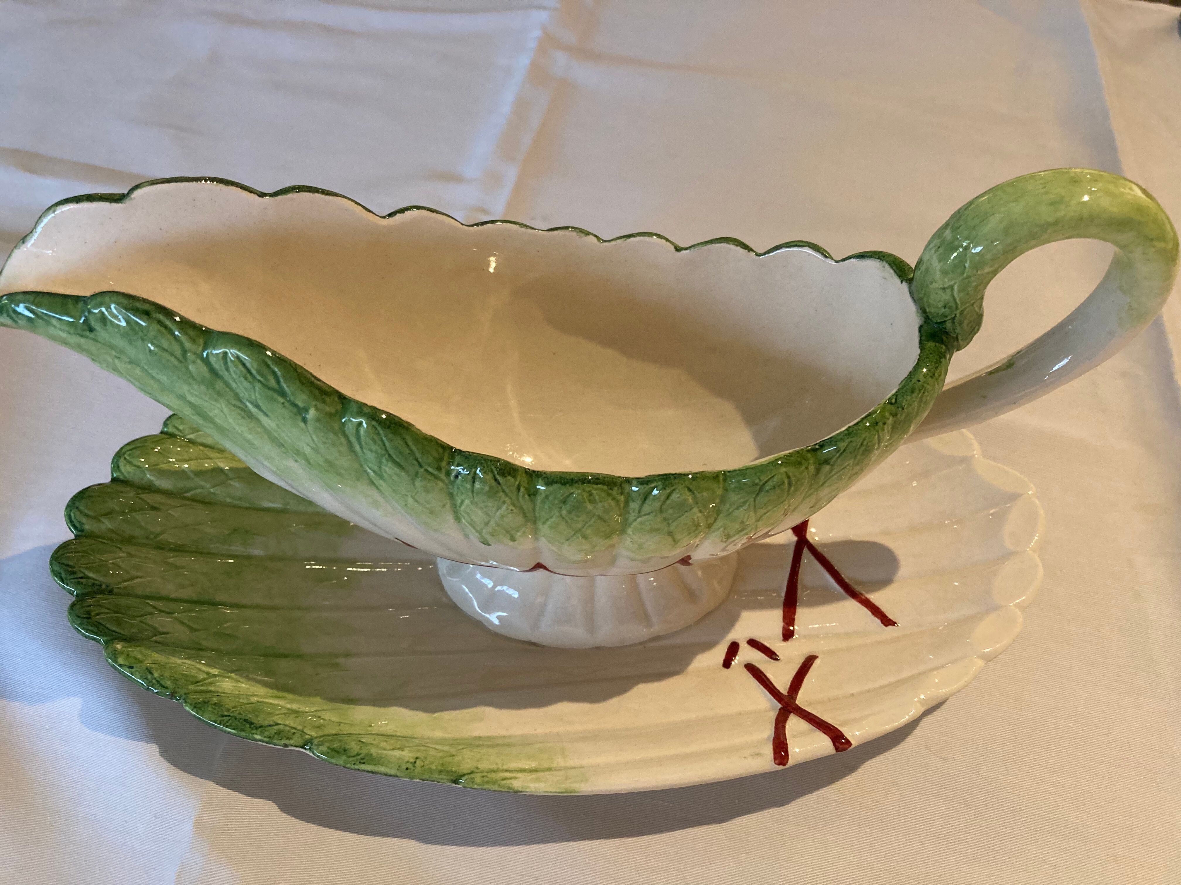 Asparagus gravy boat