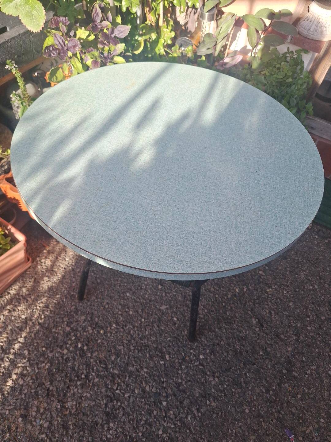 Formica scoubidou coffee table