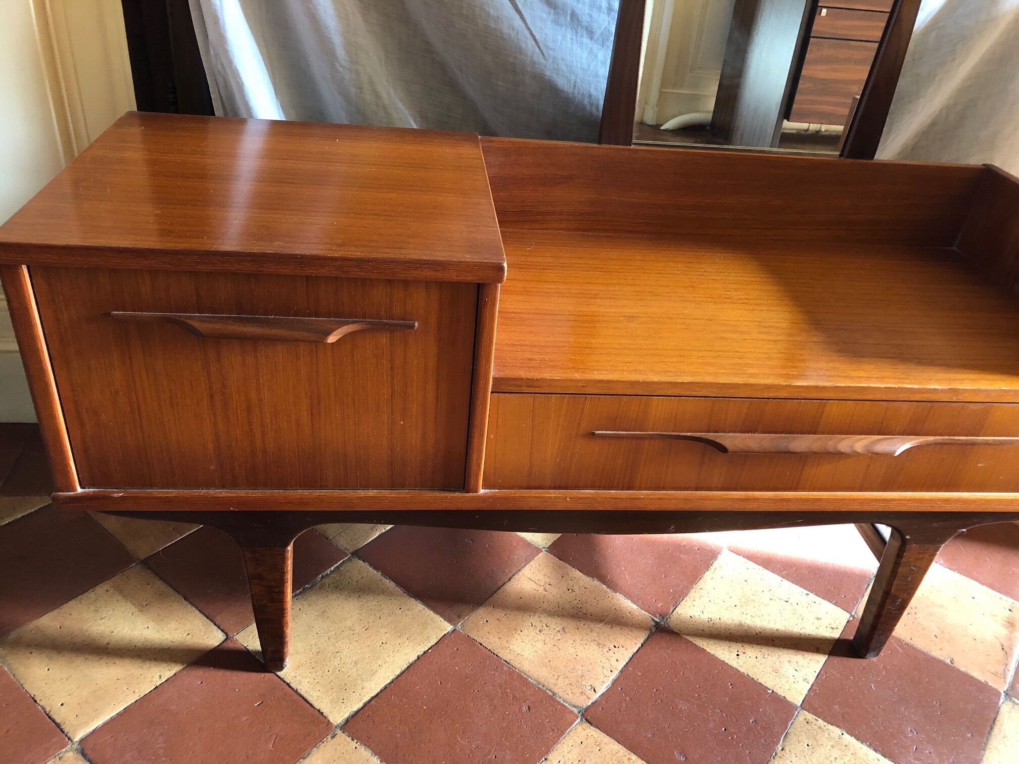 Scandinavian hairdresser teak