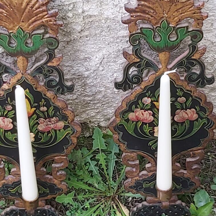 Pair of mountain appliques Savoy vintage painted wood