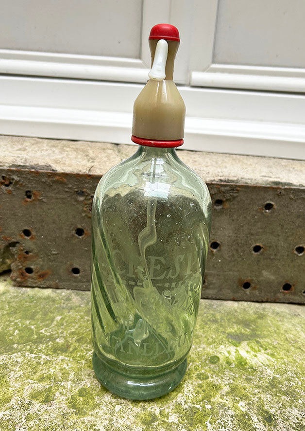Anciens siphons crespi vert pâle