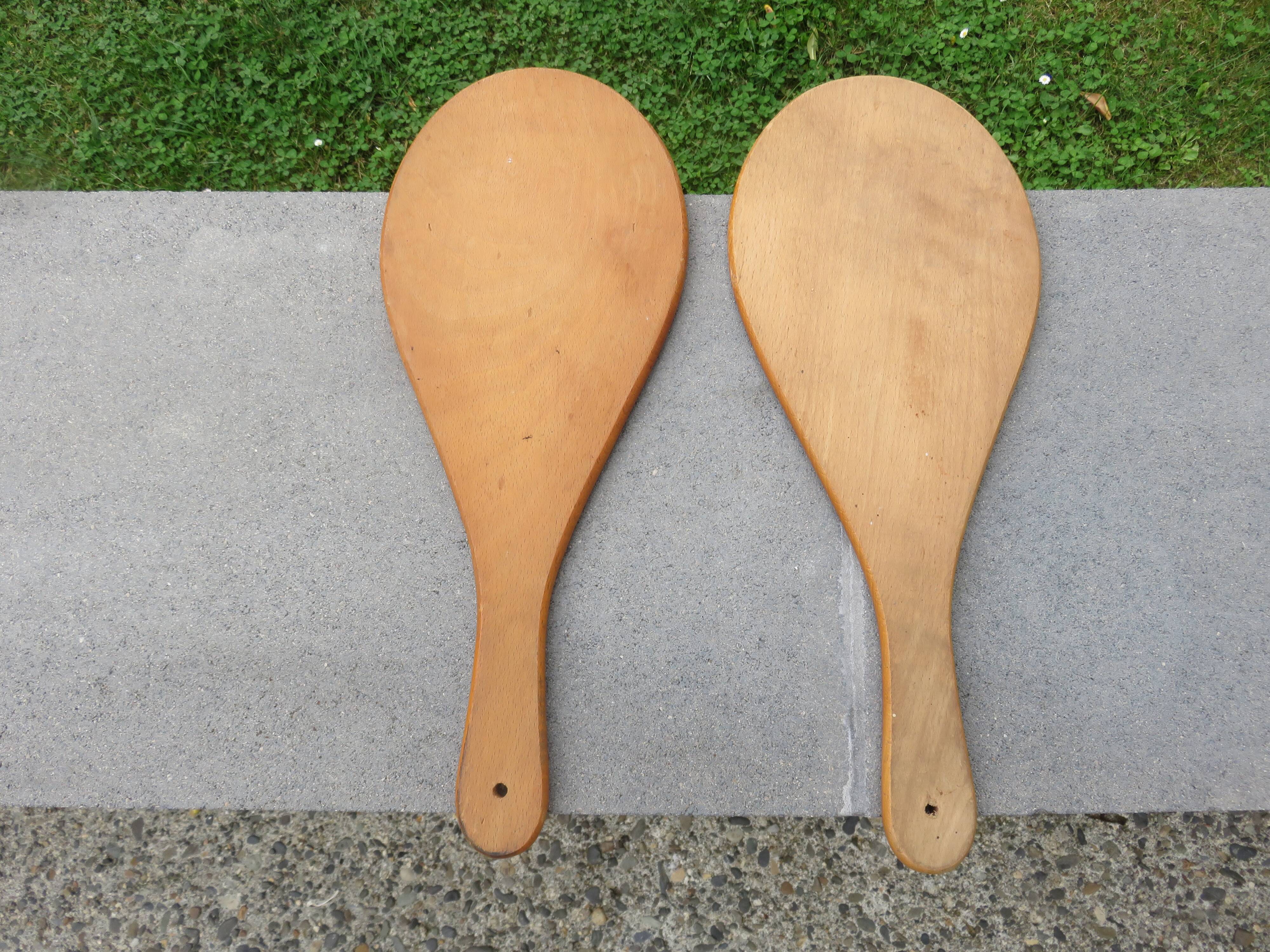 Pair of wooden "la cancha" snowshoes, Basque Country, Peleton, 1960
