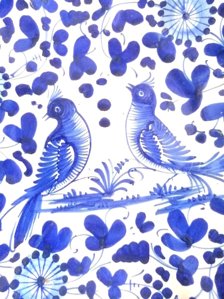 Earthenware bird dish from Deruta, Italy