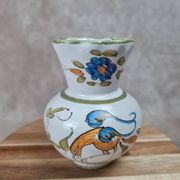 Vase en faïence peint à la main – décor floral & oiseau – signé