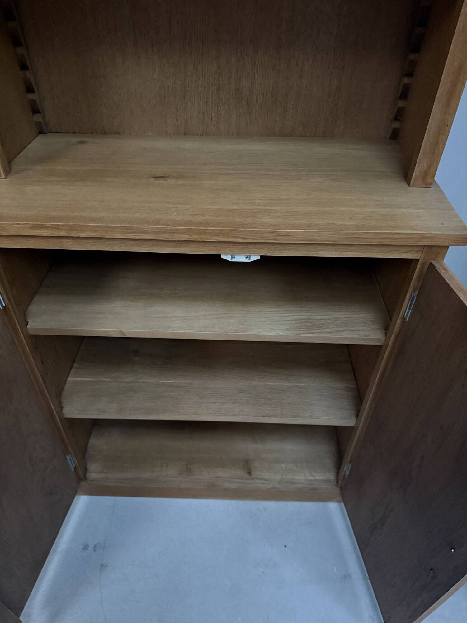 Mid-century oak library (renovated)