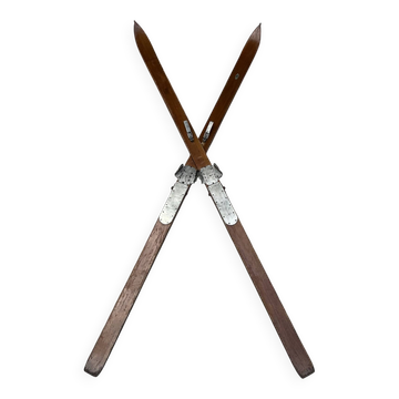 Paire de skis vintage en bois L=203 cm
