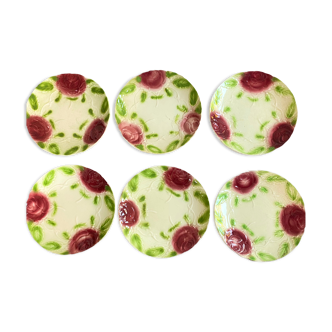 Dabbling plates decorated with roses