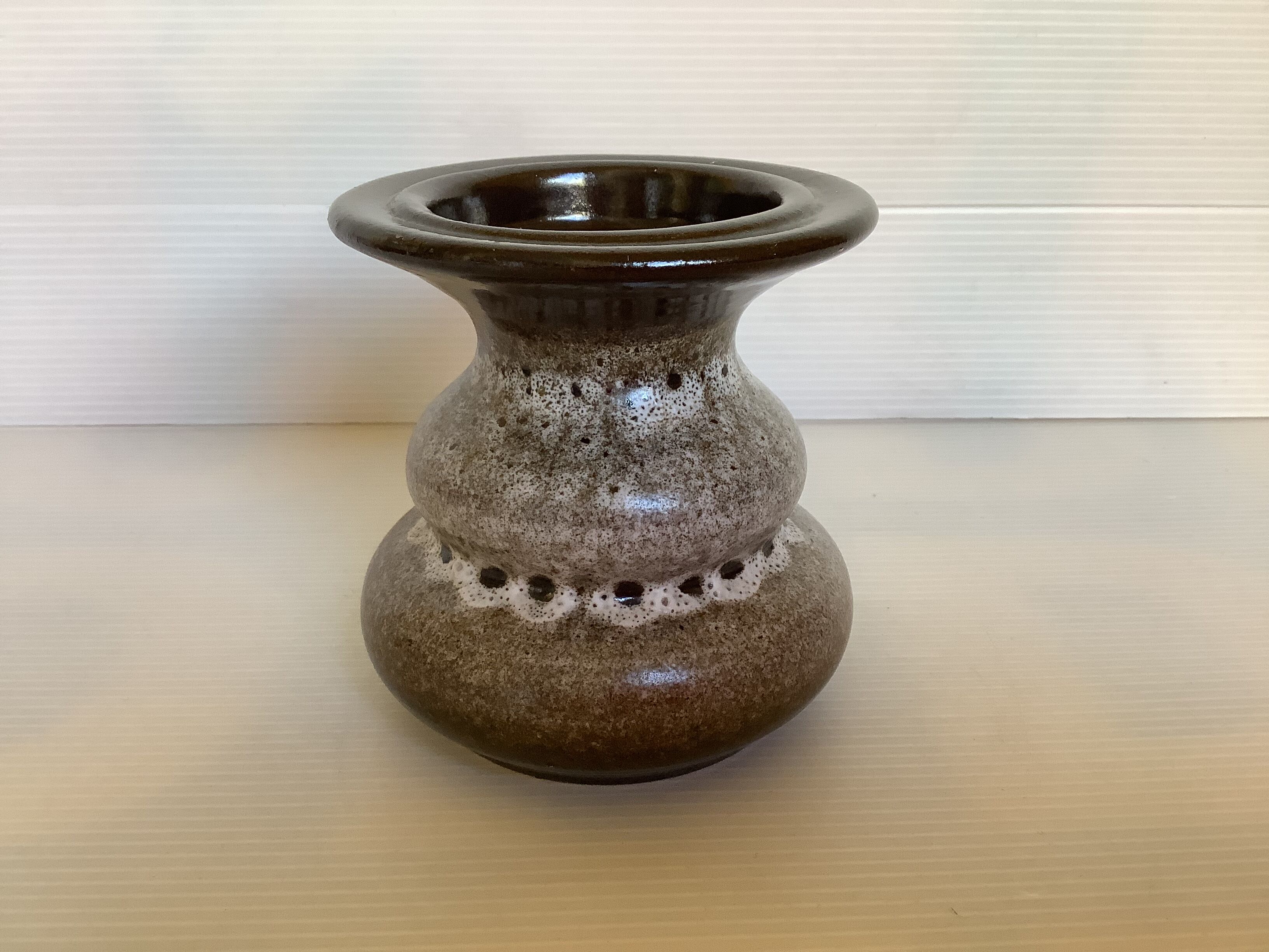 Ceramic candle holder brown white black