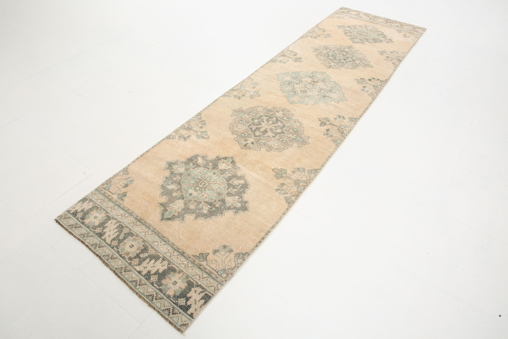 3x11 Turkish Classic Runner Rug, 89x327Cm